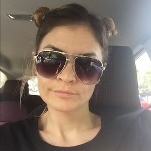 Meet your Posher, Alina